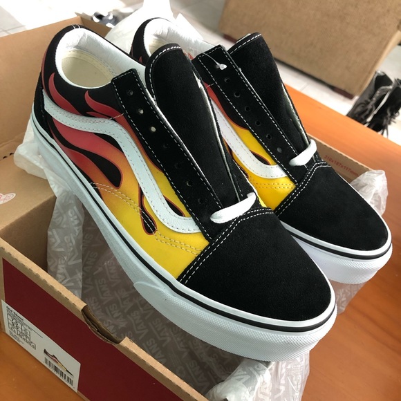 BRAND NEW - (Flame) Black/True White Old Skool - Picture 5 of 8